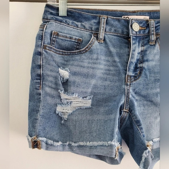 SO Midi Ripped Jean Shorts Size 5 / 27W Distressed Denim Cutoffs - Picture 3 of 8
